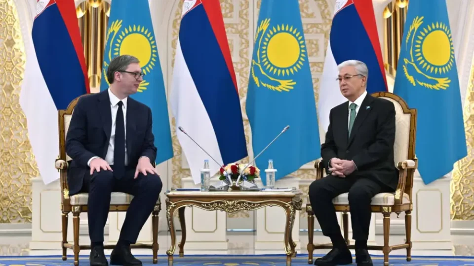 Тоқаев пен Вучич кеңейтілген құрамда келіссөз жүргізді